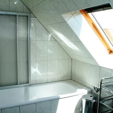 Turmfalke Mit Mueritzblick 公寓 瓦伦